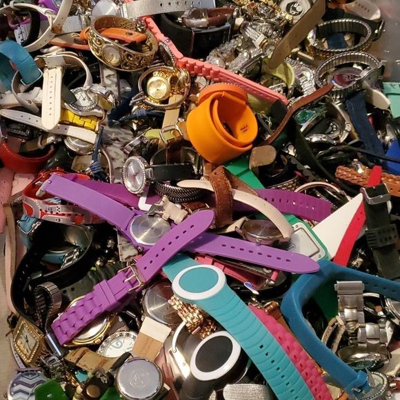 15 FOR $19 WATCH BLOWOUT SALE! WATCHES Flea Market Resellers Bundle CRAZY CHEAP! - Picture 1 of 4